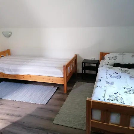 Csaladbarat Apartment *