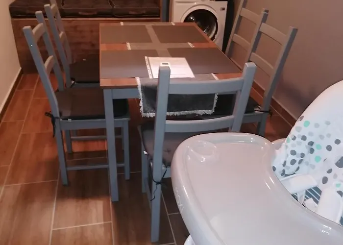 דירה Csaladbarat פוניארצוושהג'